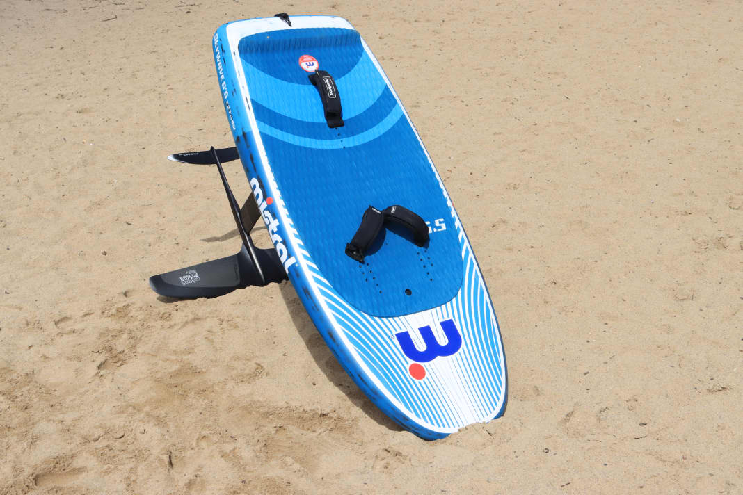 Das Mistral Skywave Wingboard ist in fünf Größen zwischen 75 und 135 Liter verfügbar