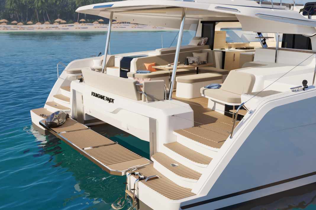 Various loungers and armchairs are available in the rear cockpit next to the seating area.