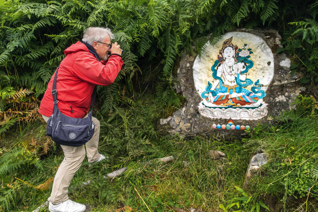 Whilst on a walk on Holy Island, the sailors discover stones painted with Buddhist deities ...