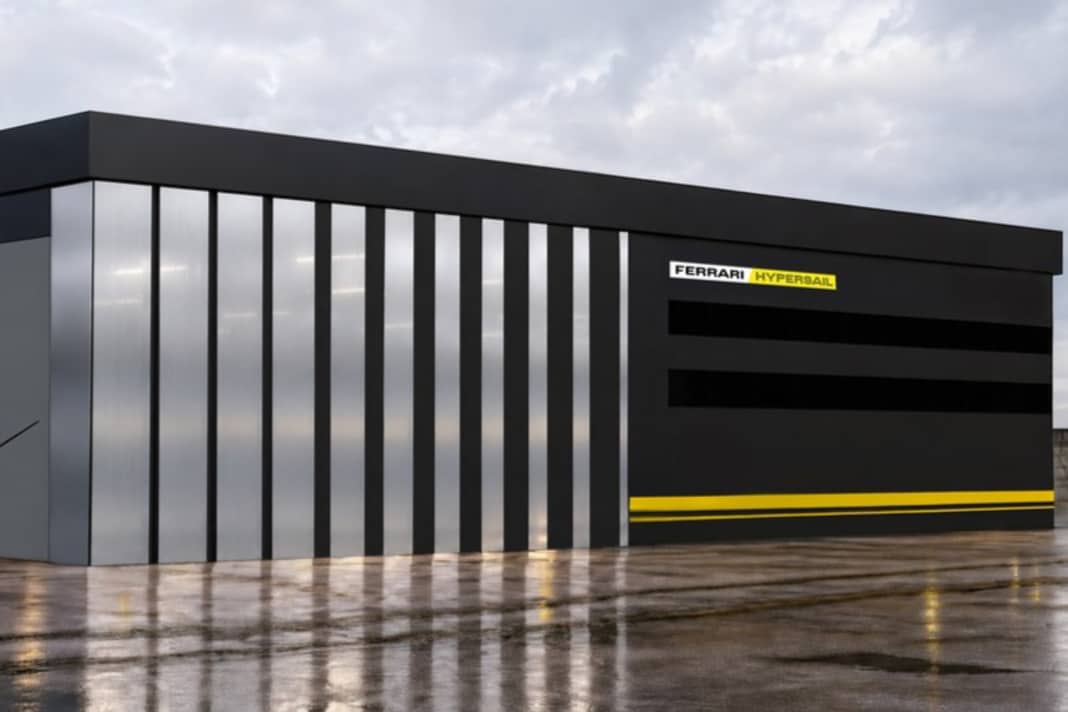 Contexte : Le hangar se trouve sur le site d'Azimut Yachts. Comme le montre le dessin, le bateau est également amarré dans le hangar.