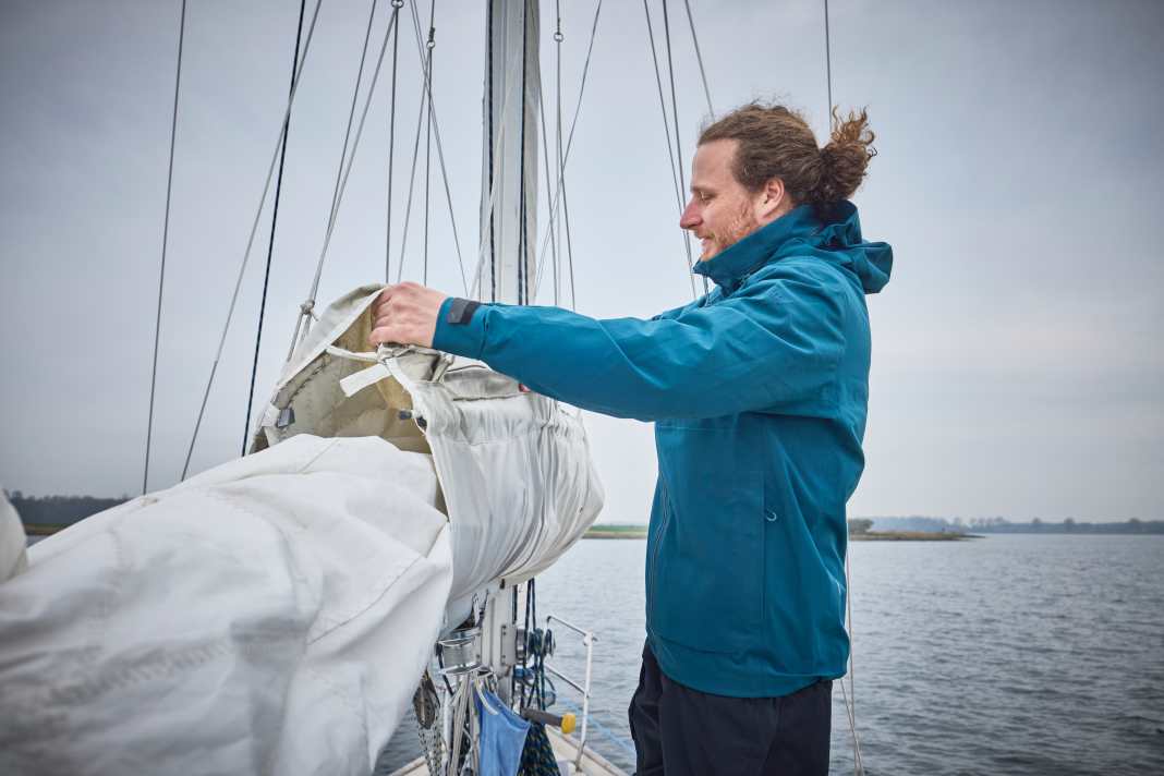 Zhik Inshore 400 è una pelle di petrolio molto leggera.