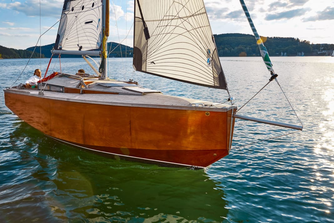 Die „Ideefix“ beim Probeschlag auf der Biggetalsperre. Der See gilt als Leichtwindrevier
