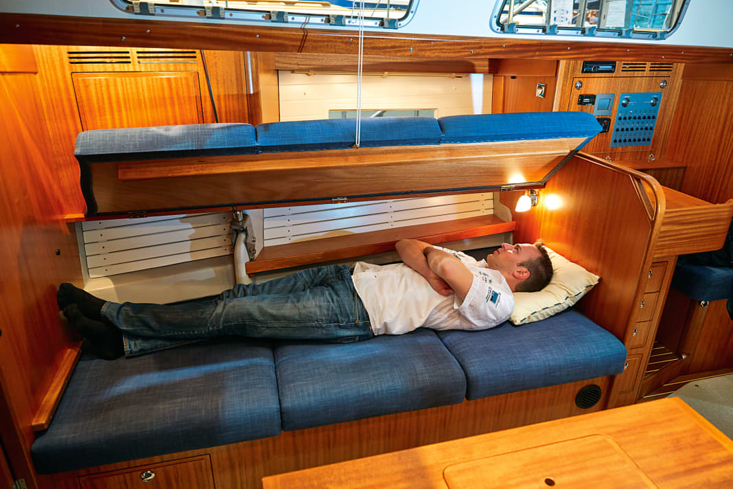 Couchette de canapé (exemple : Hallberg-Rassy 412)