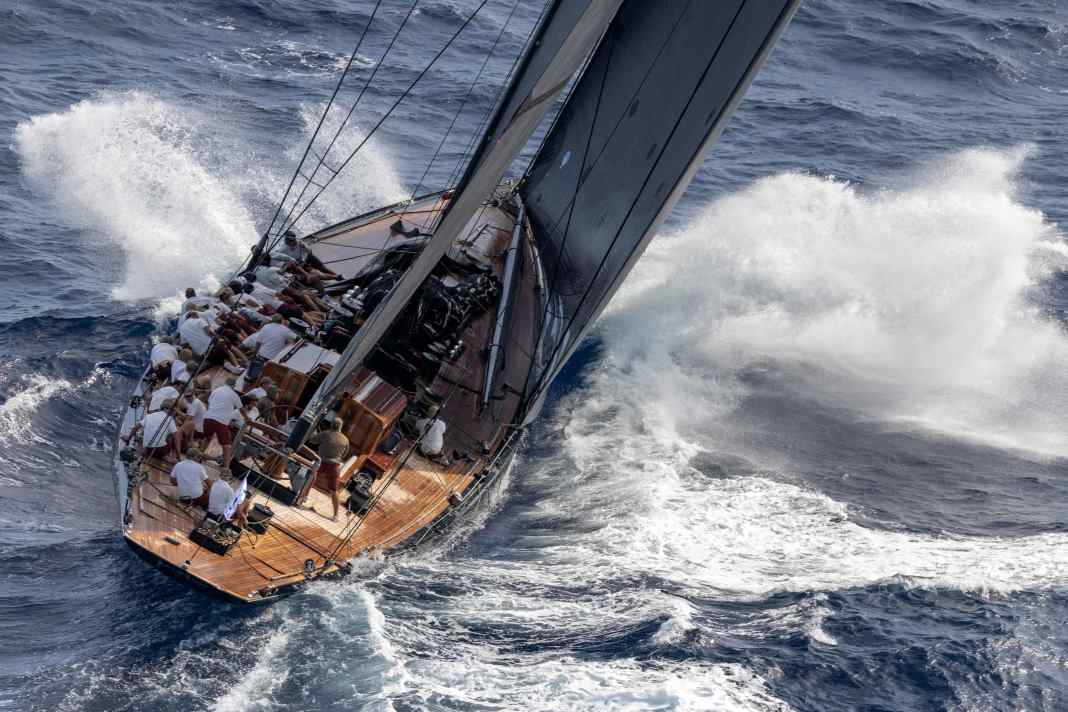 Weil die J-Class "Svea" früh ausschied, lieferten sich "Hanuman" und "Rainbow" am zweiten Tag spannende Duelle.