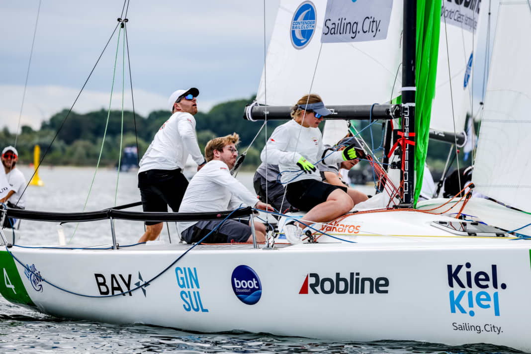 Il timoniere Tobias Schadewaldt e il team NRV si sono comportati magistralmente al largo di Travemünde