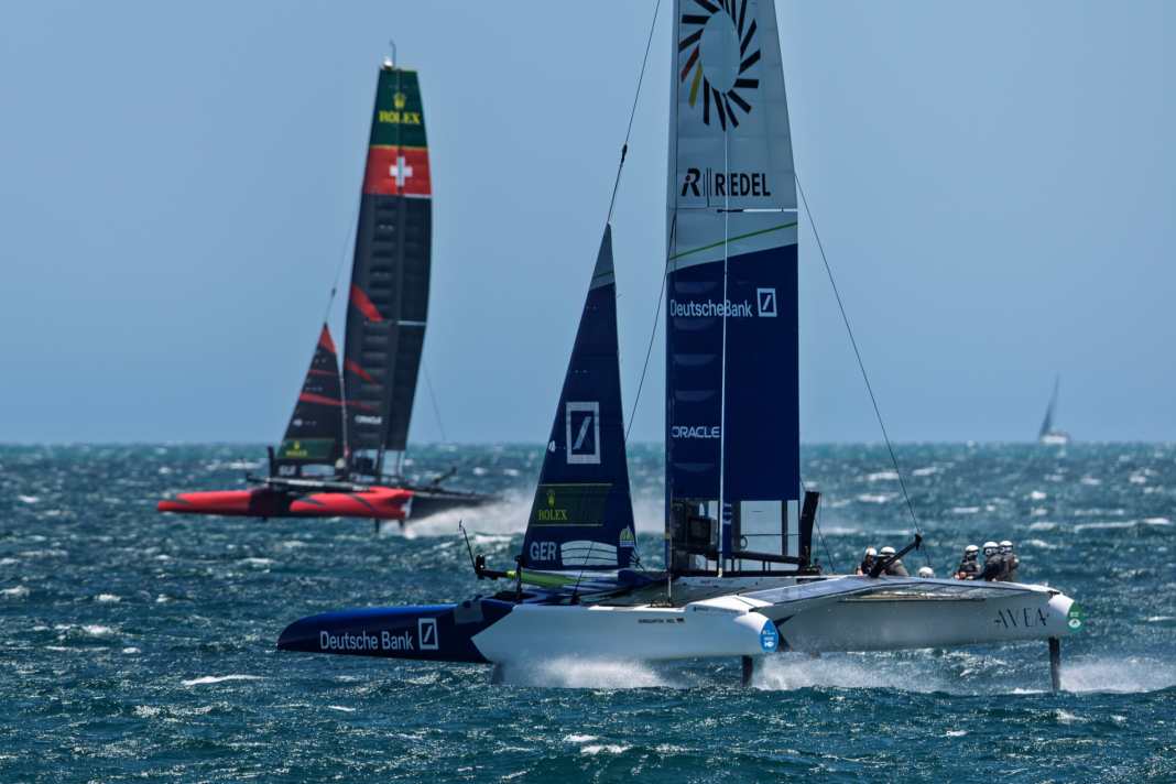 Team Germany prepares for the start of the season. The Swiss in the background.
