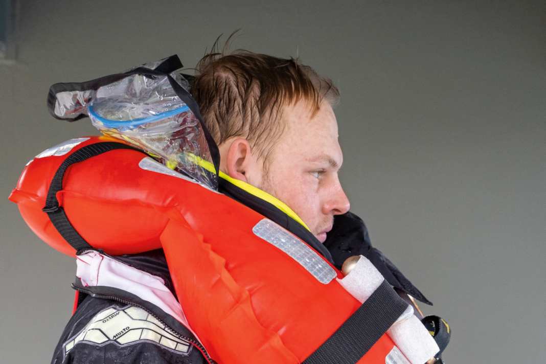 The Legend 305 from Baltic has the longest buoyancy chamber. It turns reliably and protects the mouth from water