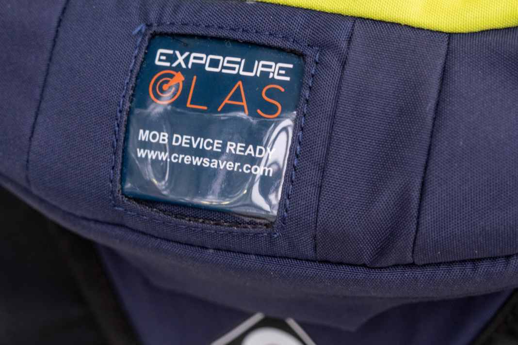 Extra compartment for a personal locator beacon (PLB) with viewing window to check the status of the Ergofit+ 290 from Crewsaver