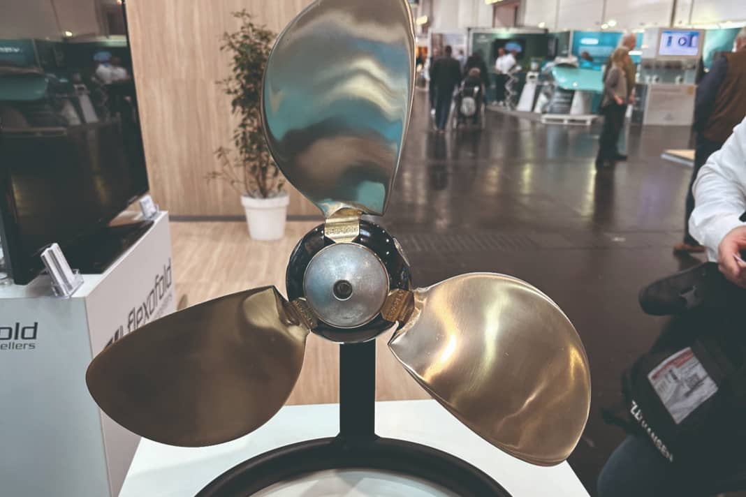 Der neue 3-Blatt-Faltpropeller von Flexofold mit Nabe aus Verbundstoff