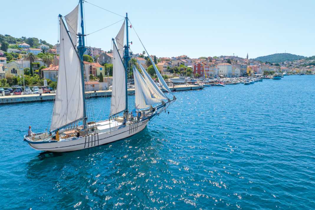 Die „Nerezinac“ vor ihrem Heimathafen auf der in der nördlichen Adria gelegenen Insel Losinj