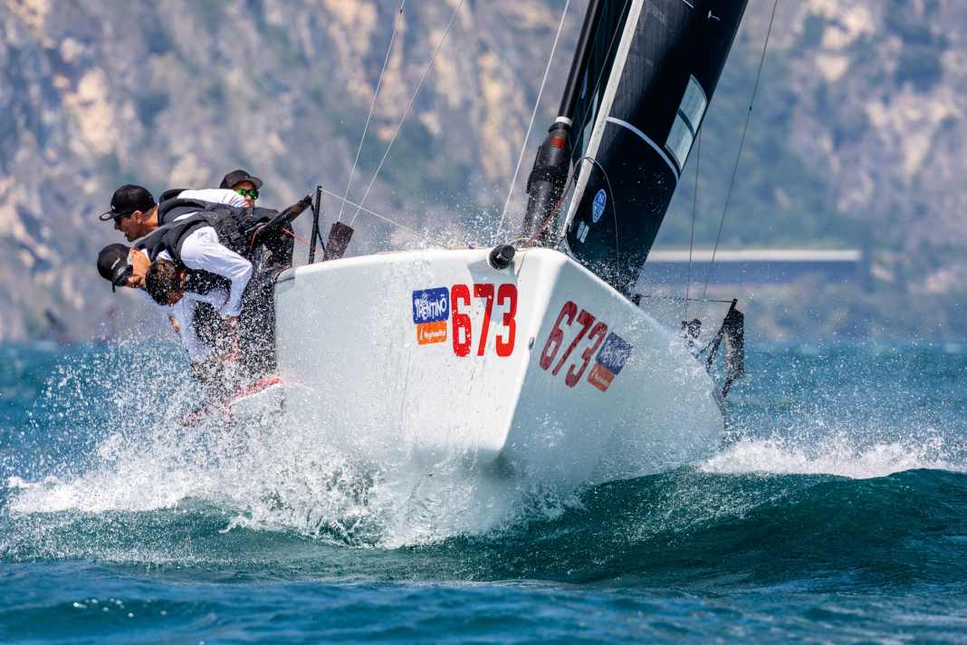 Boot mit Nehmerqualitäten. Die Melges 24 mag Wind und Wellen. Im Bild das erfolgreiche deutsche Team von Peter Karrié