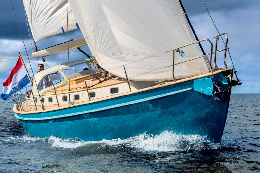 Aujourd'hui comme hier : comparé aux yachts actuels produits en grande série, le Hutting apparaît comme une relique du passé.