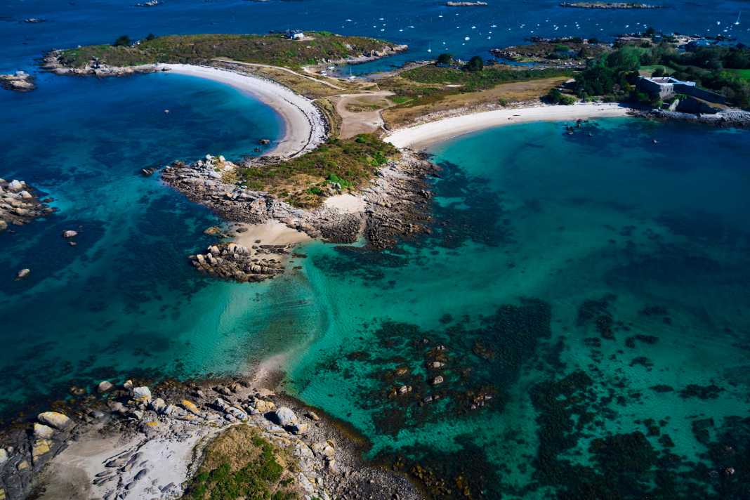 Fantastic bays on the Grande-Île, one of the Chausey Islands in Normandy. In front a fortress, behind the buoy field for guest yachts