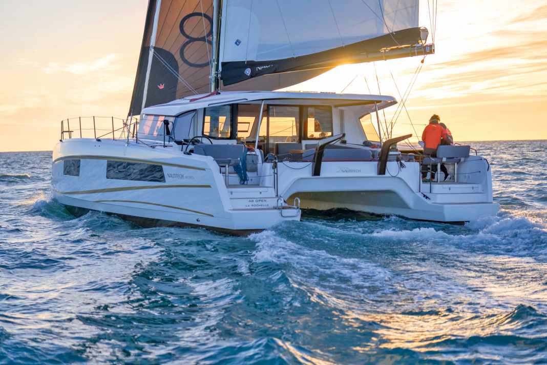 With its flat cabin superstructure, the design looks quite beefy and powerful - like a lowered sports car. That fits