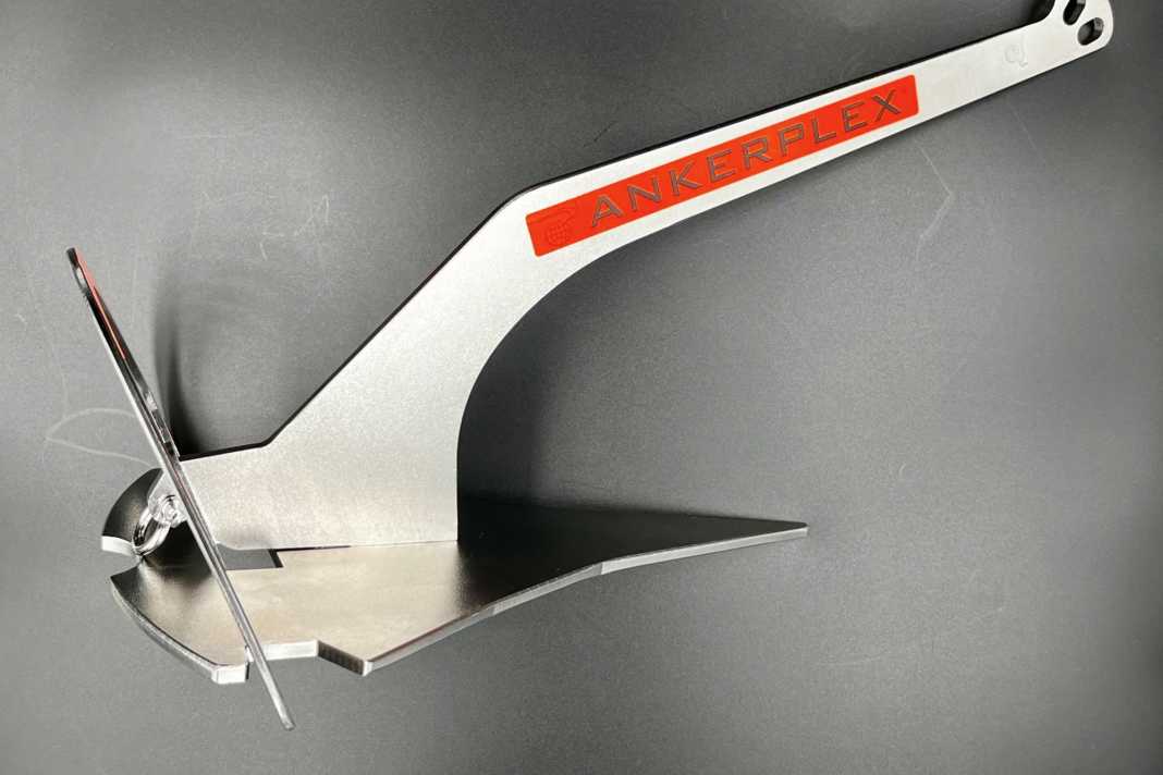 Flachmetall: Flunke, Bügel und Schaft sind aus Plattenmaterial geschnitten