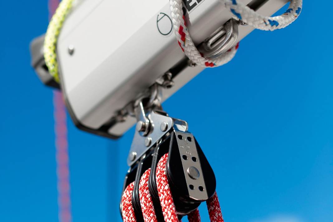 Ball bearing blocks are ideal for highly reduced bulkheads