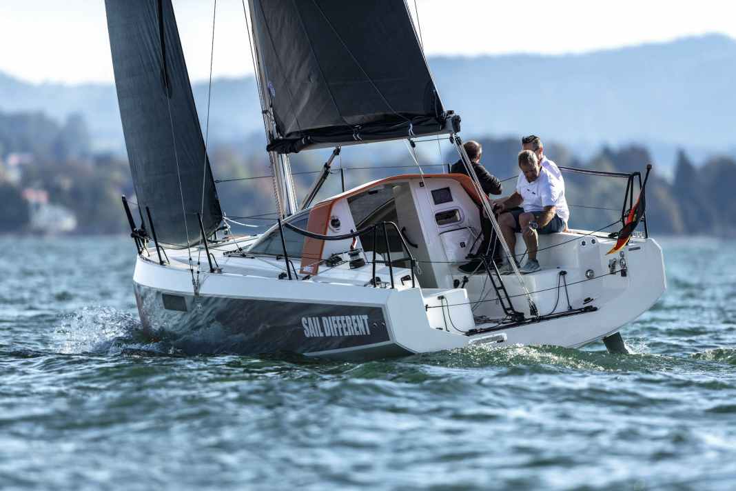 Bente 28: Attractive all-rounder from Germany. Strong under sail and surprisingly spacious inside.