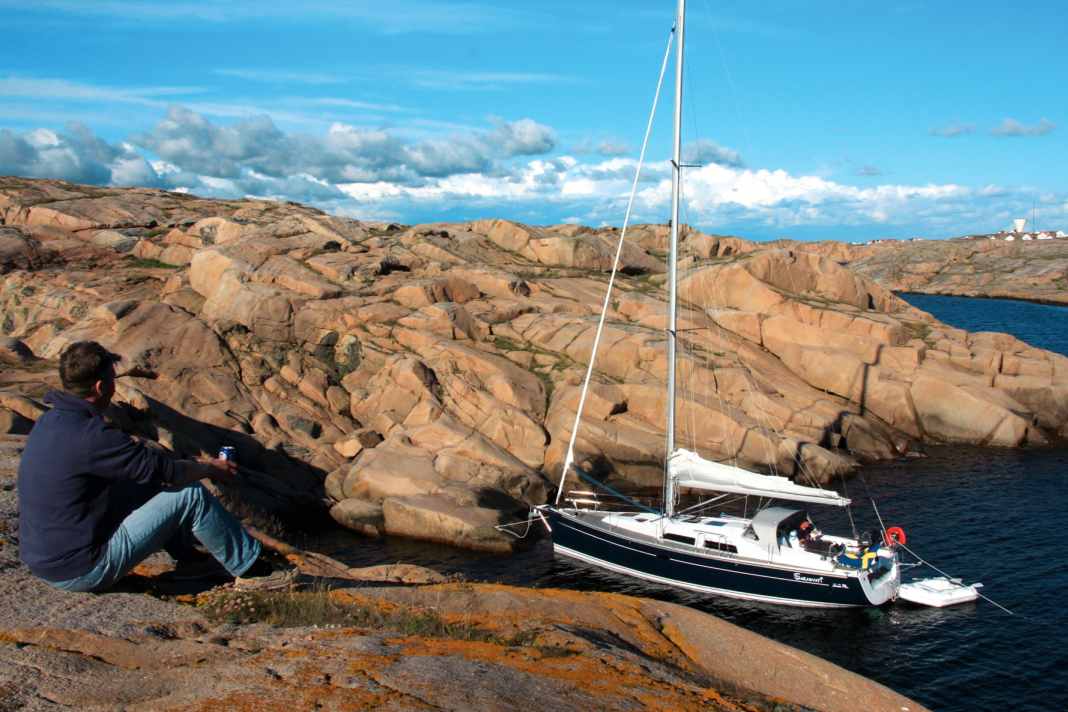 Once the yacht is properly moored, the jagged rocks lose their menacing appearance and become a sheltered natural harbour