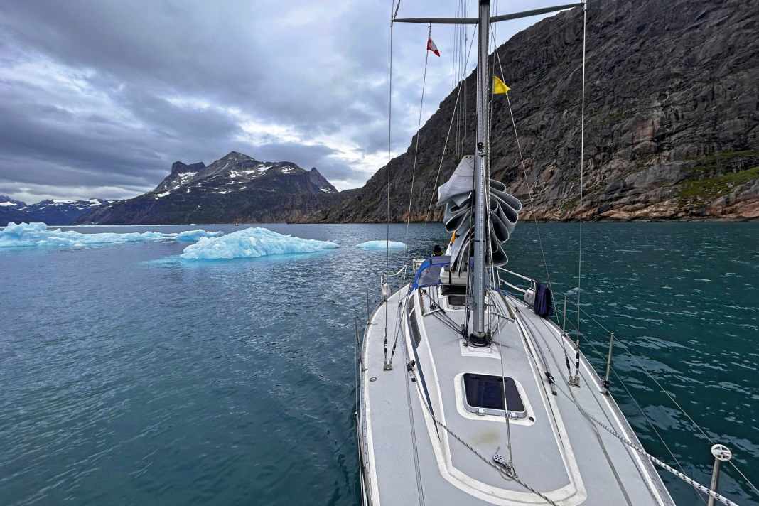 Im August 2024 erreichten Jonathan Spaeth und seine Crew mit ihrer Luffe 40 den Prinz-Christian-Sund. Dort trafen sie das erste Mal auf Eis.