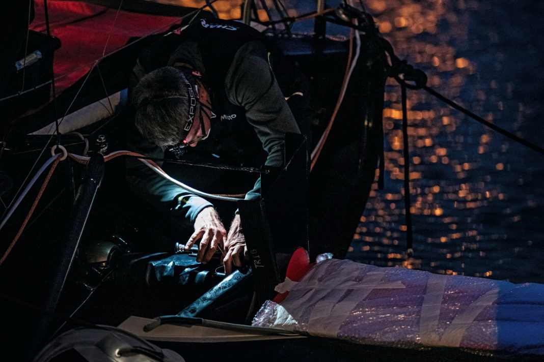 Gluing to survive. On the Imocas, they have clutches, resin mixtures and carbon plates with them so that they can make makeshift repairs to damage in the structure.