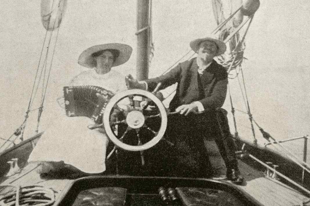 "Ladies sailing" with big hats, wide robes and background music.