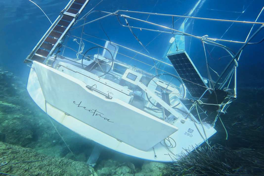 A large production boat has run aground. Cleverly placed, watertight collision bulkheads could have prevented the accident.