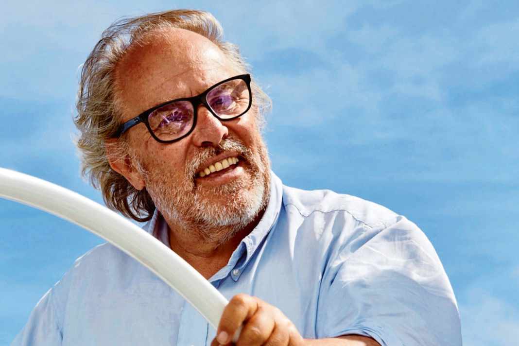 Michael Schmidt: Der 76-Jährige ist heute Inhaber von Y Yachts, die auf großformatige Carbonyachten spezialisiert sind. Der Vollblut- und Vielsegler lebt in Palma de Mallorca und in Greifswald.