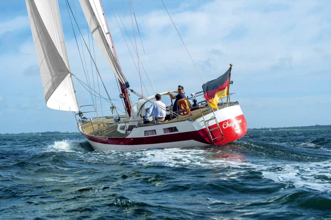 Up she goes ... Off her home port of Heiligenhafen, the "Chapina" gathers momentum as if it's time to set off on a long voyage again.