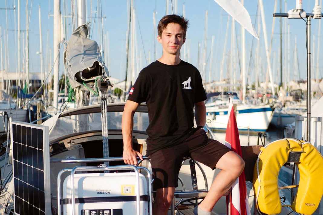 Le jeune homme de 19 ans veut devenir le plus jeune navigateur germanophone à faire le tour du monde en solitaire.