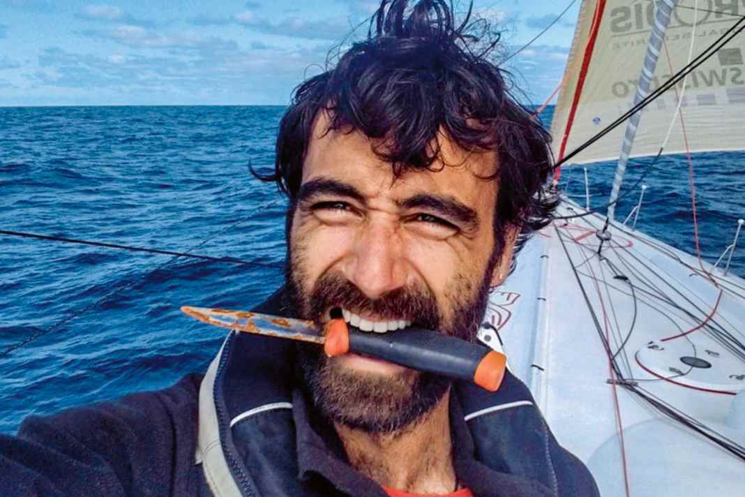 Le navigateur suisse Alan Roura lors de son record de l'Atlantique à la voile en solitaire en 2019.