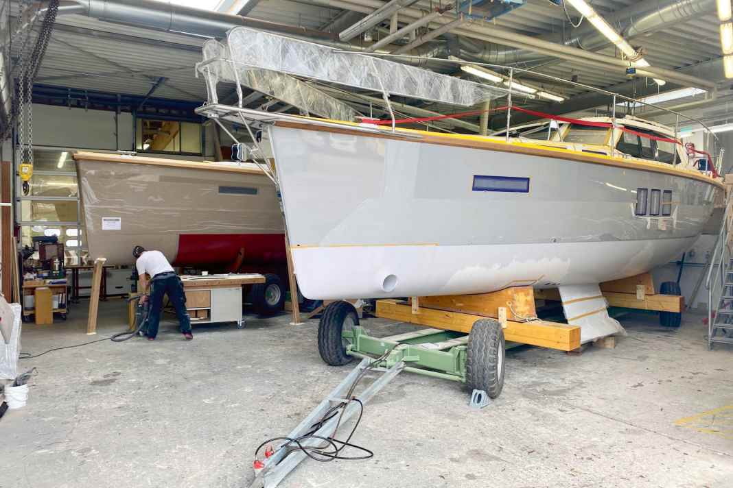 Lo spazio limitato disponibile in cantiere impone manovre regolari nei capannoni del cantiere.
