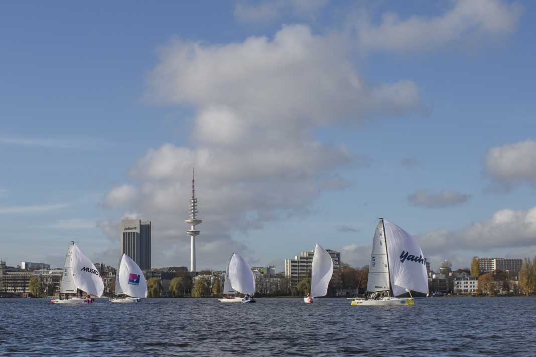 Soll auch weiterhin ohne Einschränkungen möglich sein: Das Segeln auf der Alster