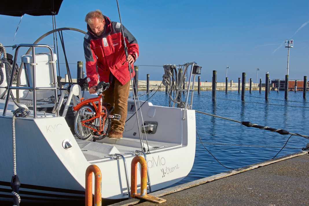 With mobile trackers, the crew can also keep an eye on the location of the on-board wheels.