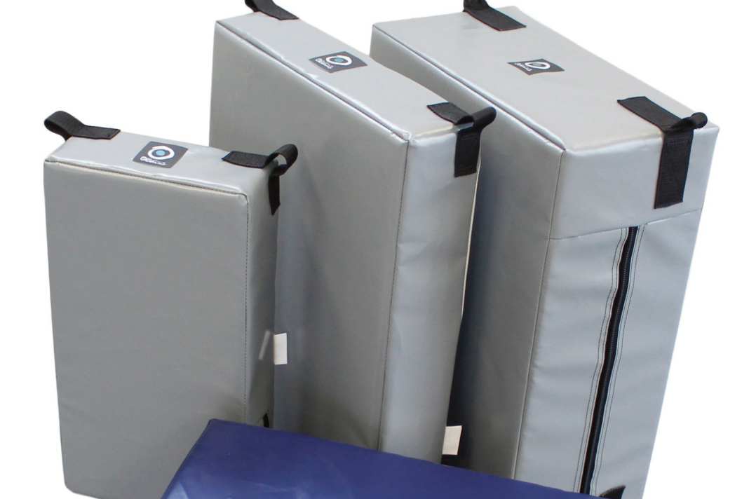 Parabordi a cuscino: sono disponibili presso vari produttori in diversi spessori, colori e dimensioni.