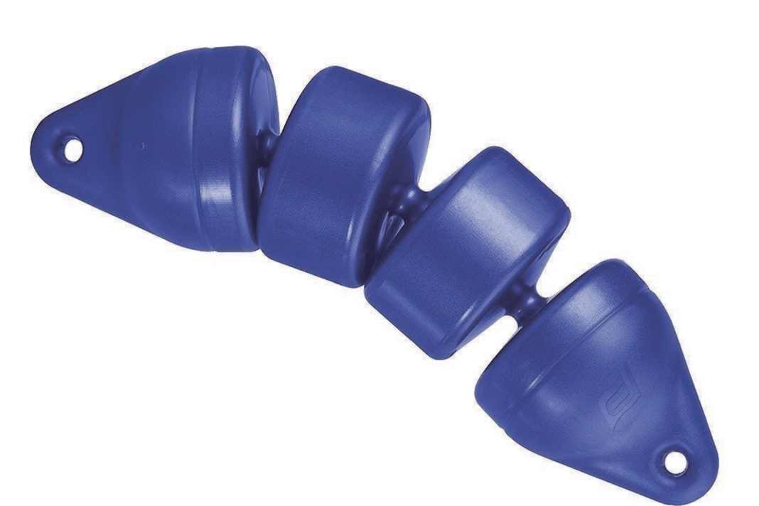 Le dingifender, composé de plusieurs membres, s'adapte à la forme de la coque.