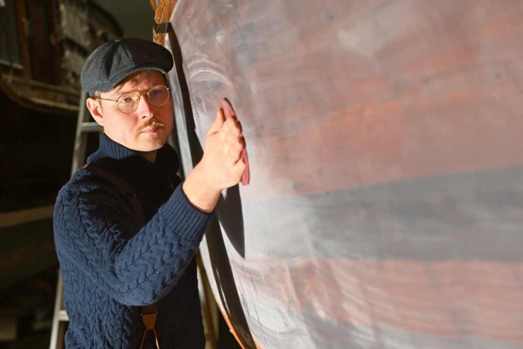 Jani Vahto uses videos like this one to inspire his followers on Instagram with traditional craftsmanship and the beauty of old wooden classics.