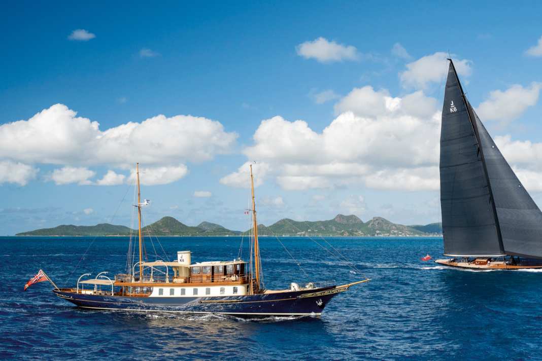 Nostalgia meets modernity: the owners of the sailing yacht "Hanuman" (right) have brought their companion "Atlantide" up to date. The look of the 1930s has remained.