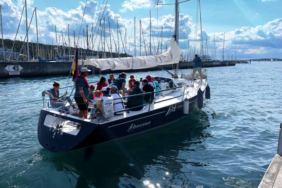 Zu „Laboe macht Musik“ bieten sie auf der „Kick“ Ausfahrten für Gäste an. Die meisten von ihnen sind nie zuvor gesegelt.
