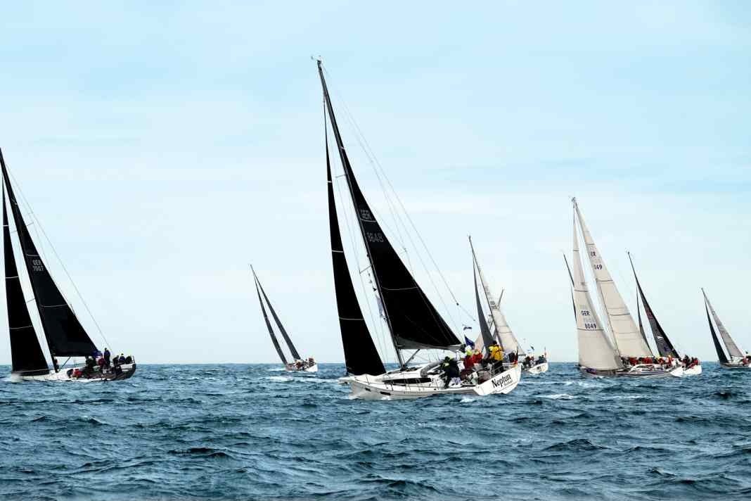 Gemeinsam mit den ambitionierten Regattaseglern ging ein Dutzend Freizeitskipper der DSV-Geschwaderfahrt bei der Nordseewoche an den Start.