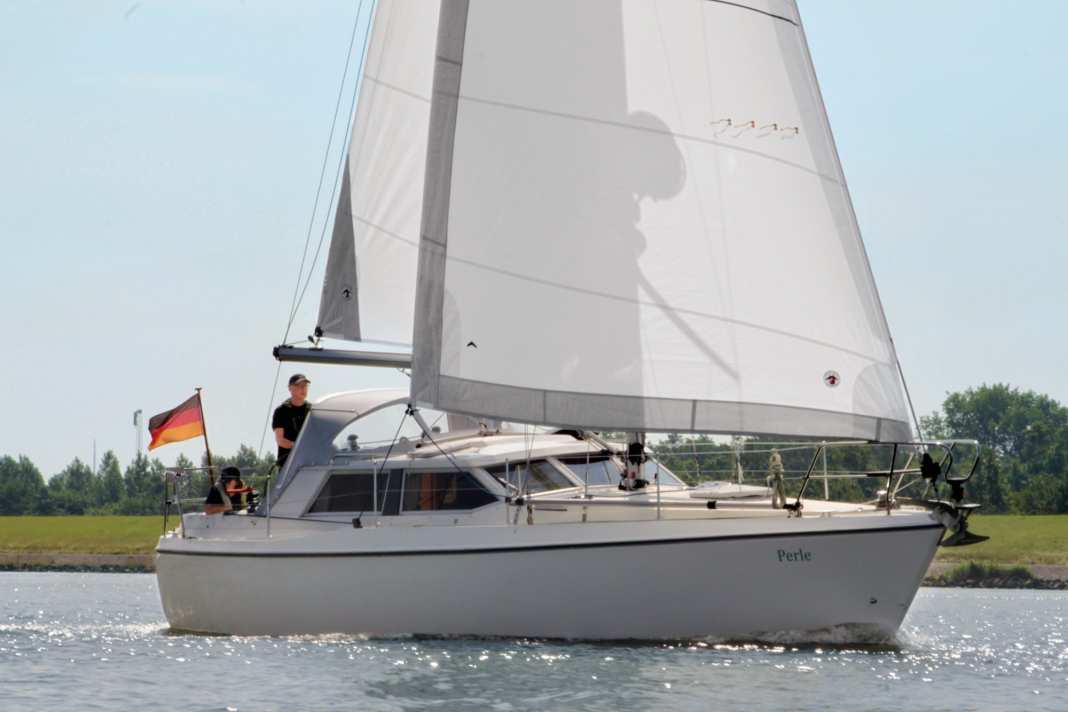 Typical eighties: simple design and clear lines, high freeboard, inclined windscreens.