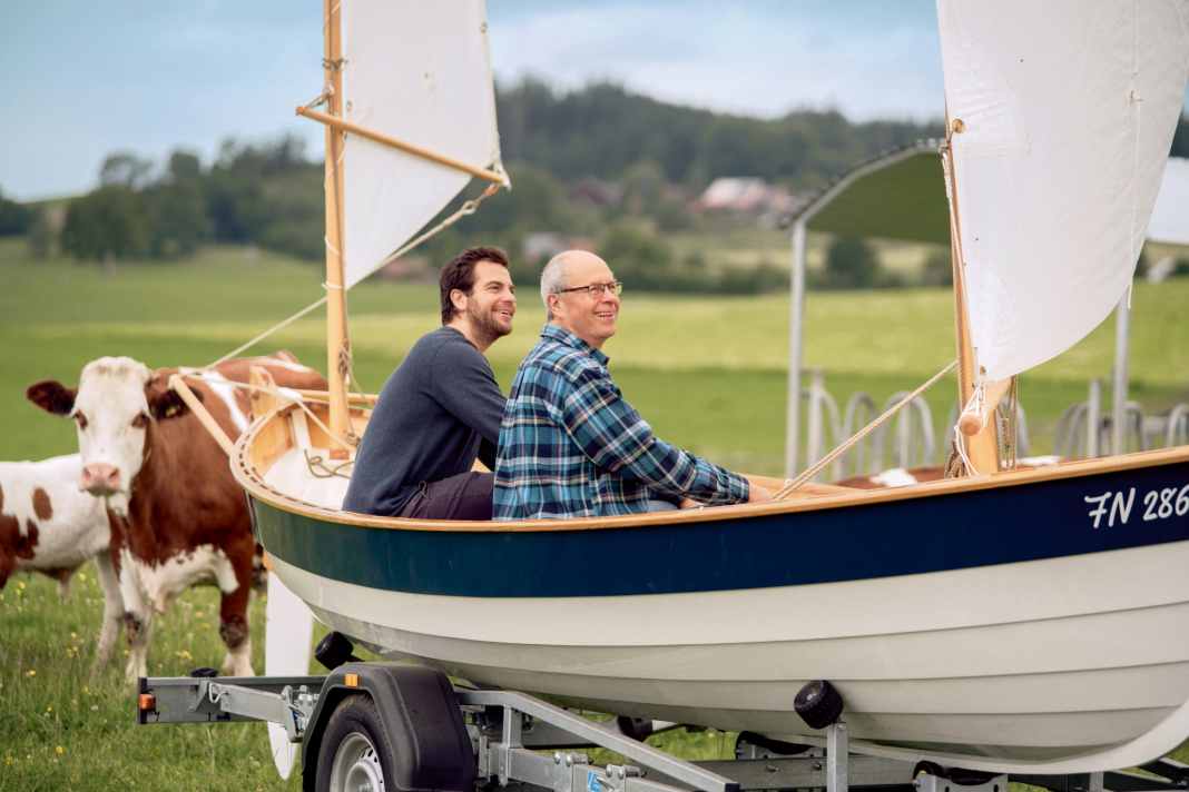 Ensemble dans le bateau : Thomas, le père, et Jan Vochezer, le fils, dans leur nouvelle Färing "Freya".