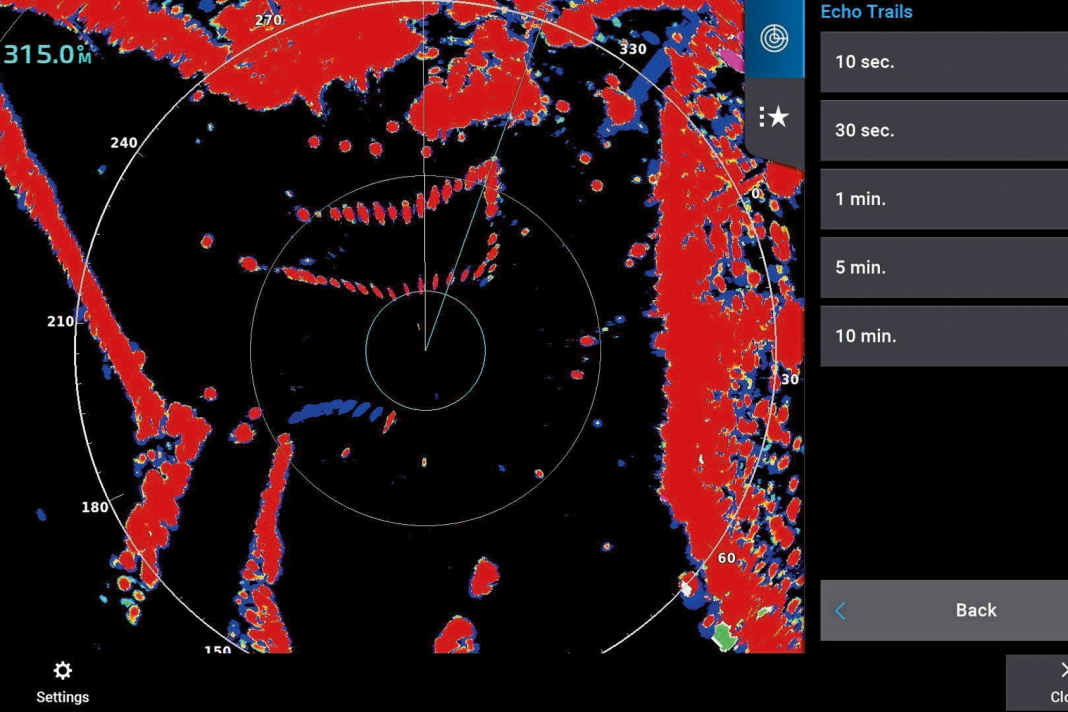Echo-Trails stellen die Echopositionen bei vorherigen Antennenumläufen als Schatten dar – die Zeitspanne lässt sich einstellen.