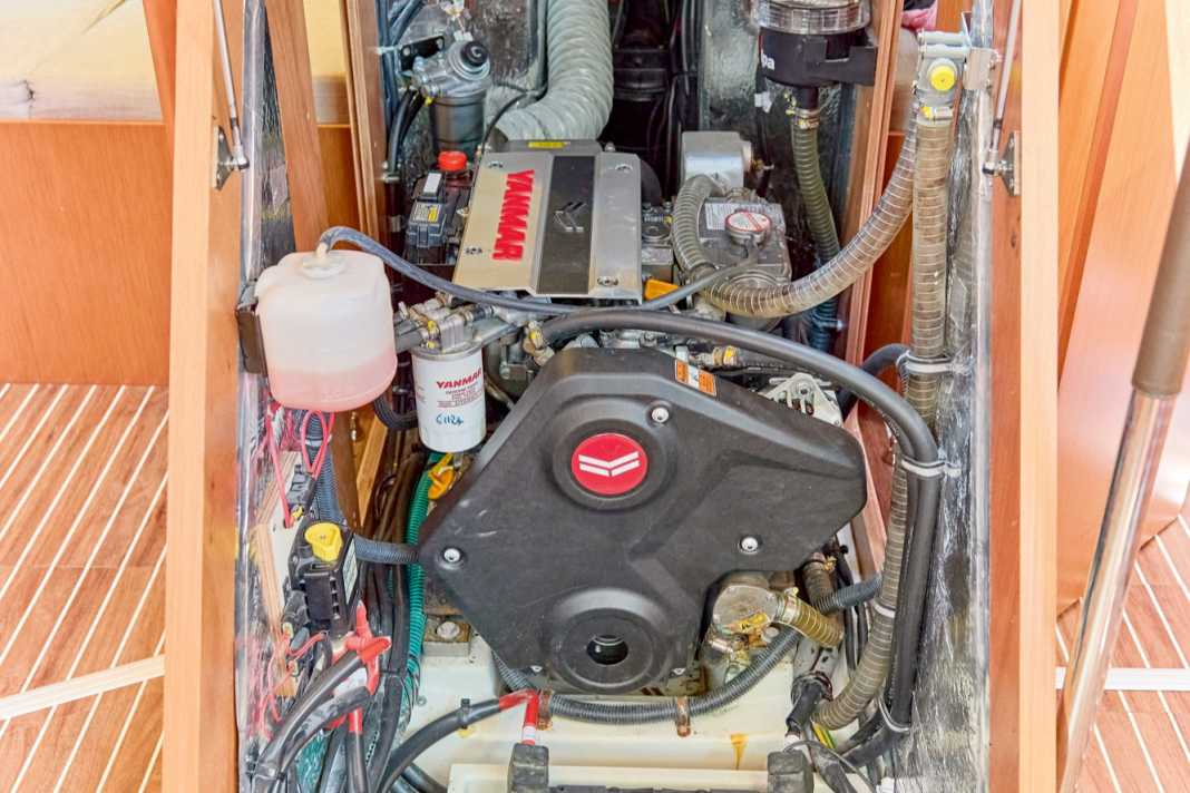 Bavaria C38: Geräumigster Motorenraum im Vergleich. Die Maschine ist sehr gut erreichbar.