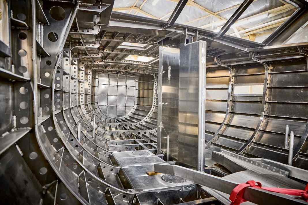 So the hull comes from Folmer, everything else is installed by Pure.