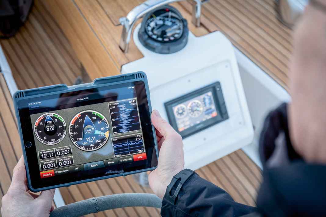 La tablette est reflétée : De nombreux traceurs actuels peuvent être commandés à distance via une tablette.