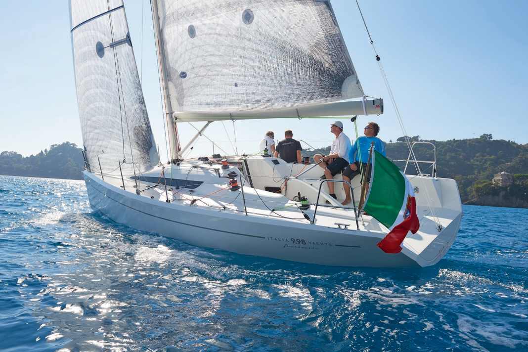 Italia Yachts IY 9.98.
