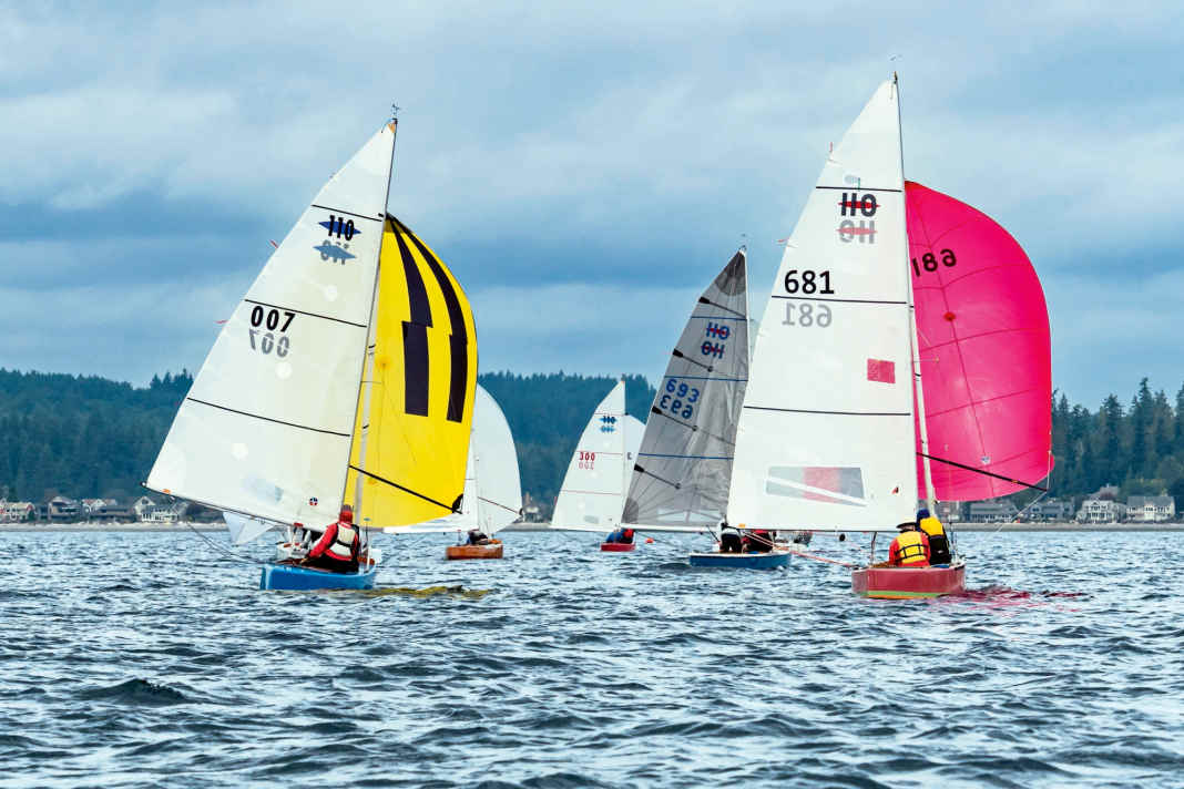 Characteristics: Short rigs, squat mainsails, symmetrical spinnakers.