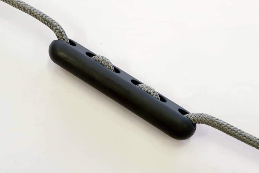 Sprenger : L'amortisseur de chocs en forme de bande perforée est conçu pour des cordages de 8 à 12 millimètres.