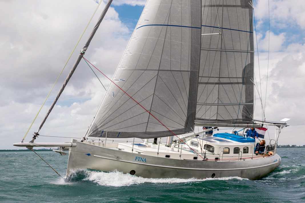 Impressive performance in windy conditions: the cutter rig features a staysail and a large genoa set on the long bowsprit. The halyards are run up the mast.