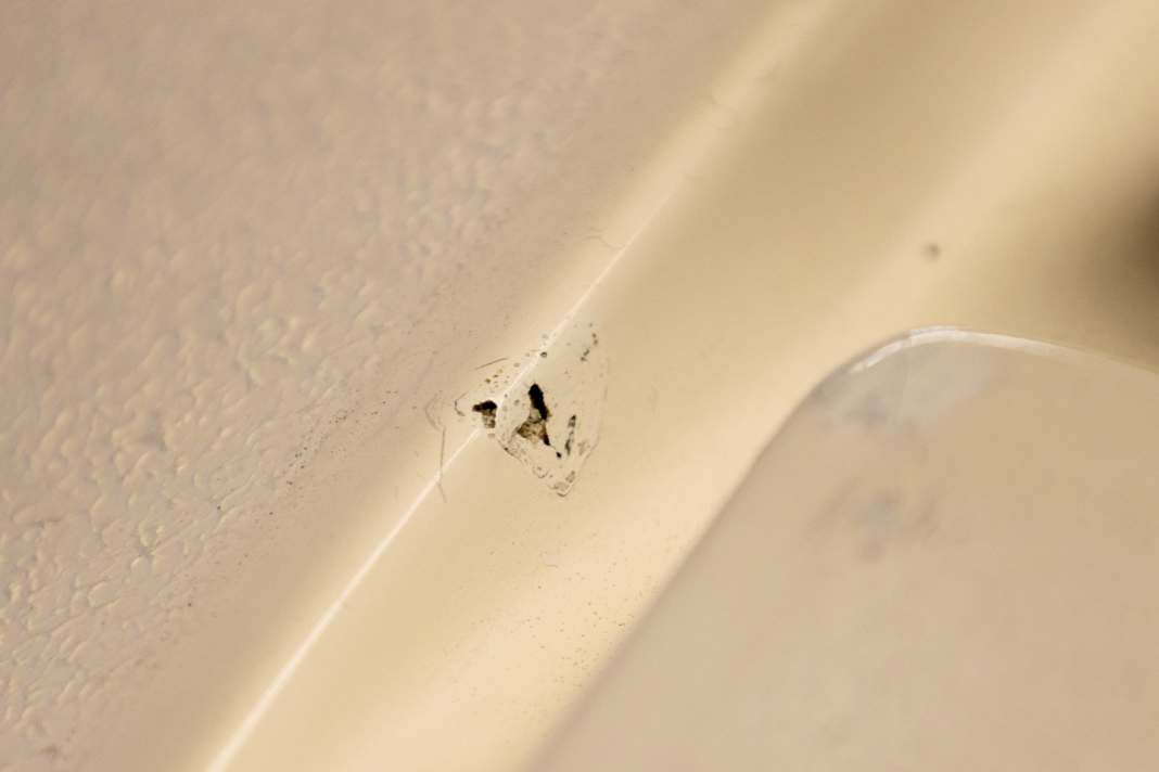 Échec : la tentative de réparation de ce défaut ancien n'a pas abouti. Les grandes poches d'air se sont rompues.